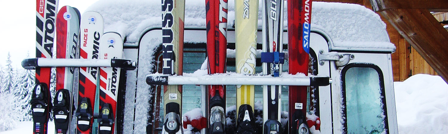 Skis on the Landrover